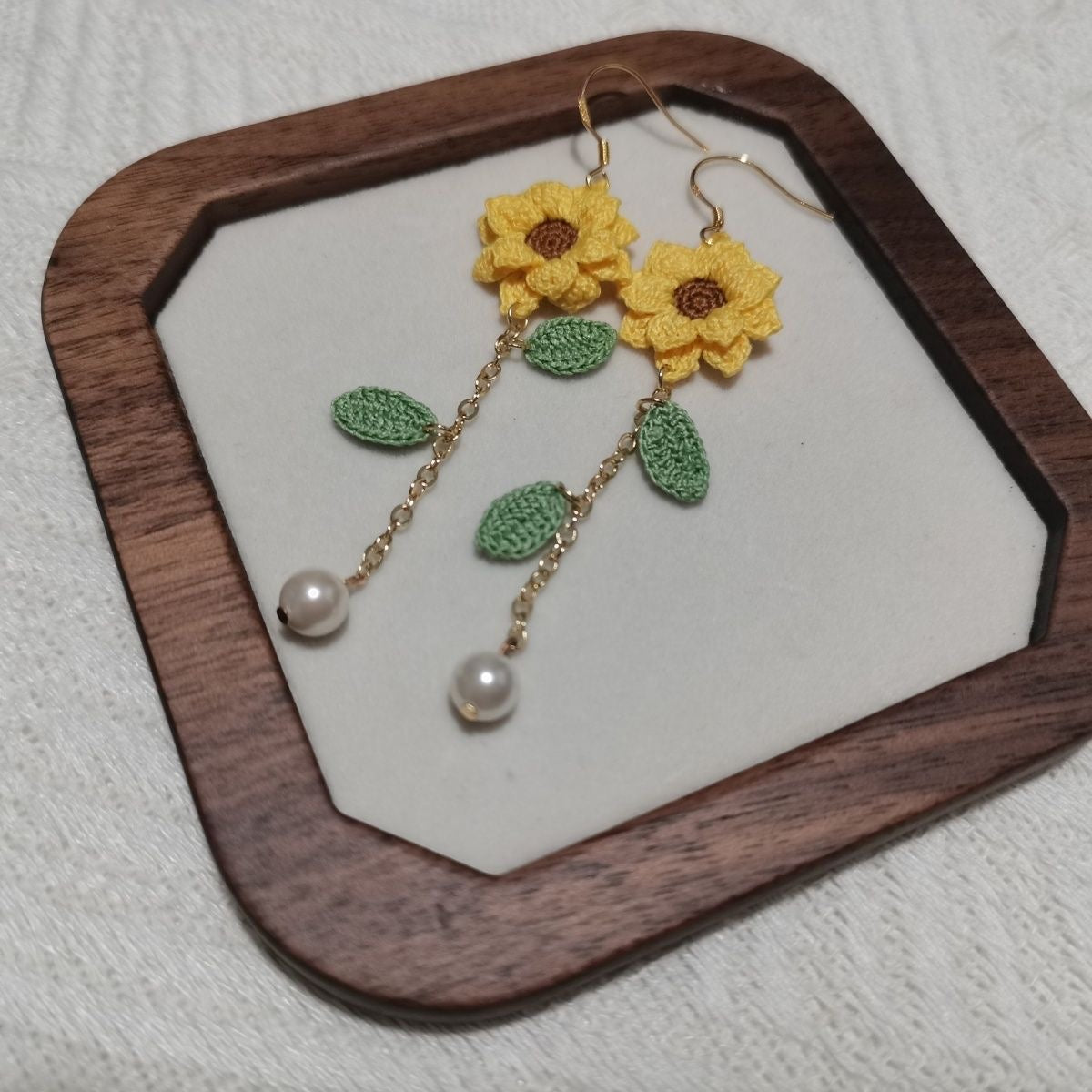 Handmade earrings, sunflower shaped earrings, micro crochet jewelry, Handmade Crochet, niche style jewelry, a gift for girls and women