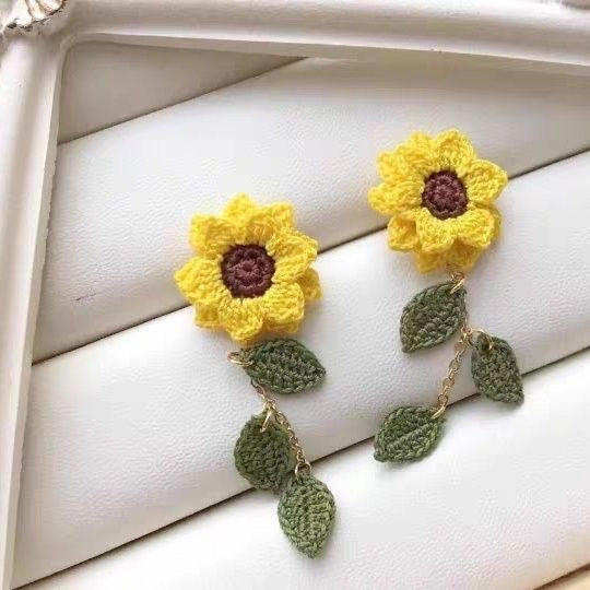 Handmade earrings, sunflower shaped earrings, micro crochet jewelry, Handmade Crochet, niche style jewelry, a gift for girls and women